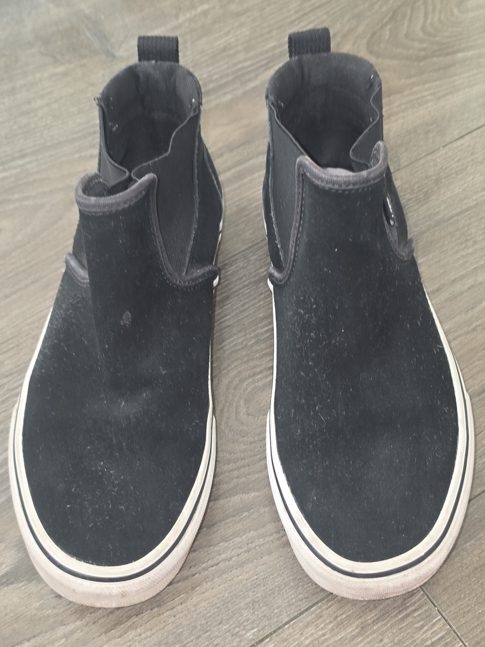 Vans Women Black Suede Slip-On Chelsea Sneakers Size 8